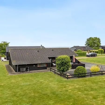 Ayda - 200m From The Sea By Interhome Sjolund