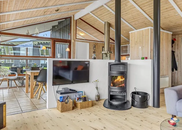 Ayda - 200m From The Sea By Interhome * Sjolund